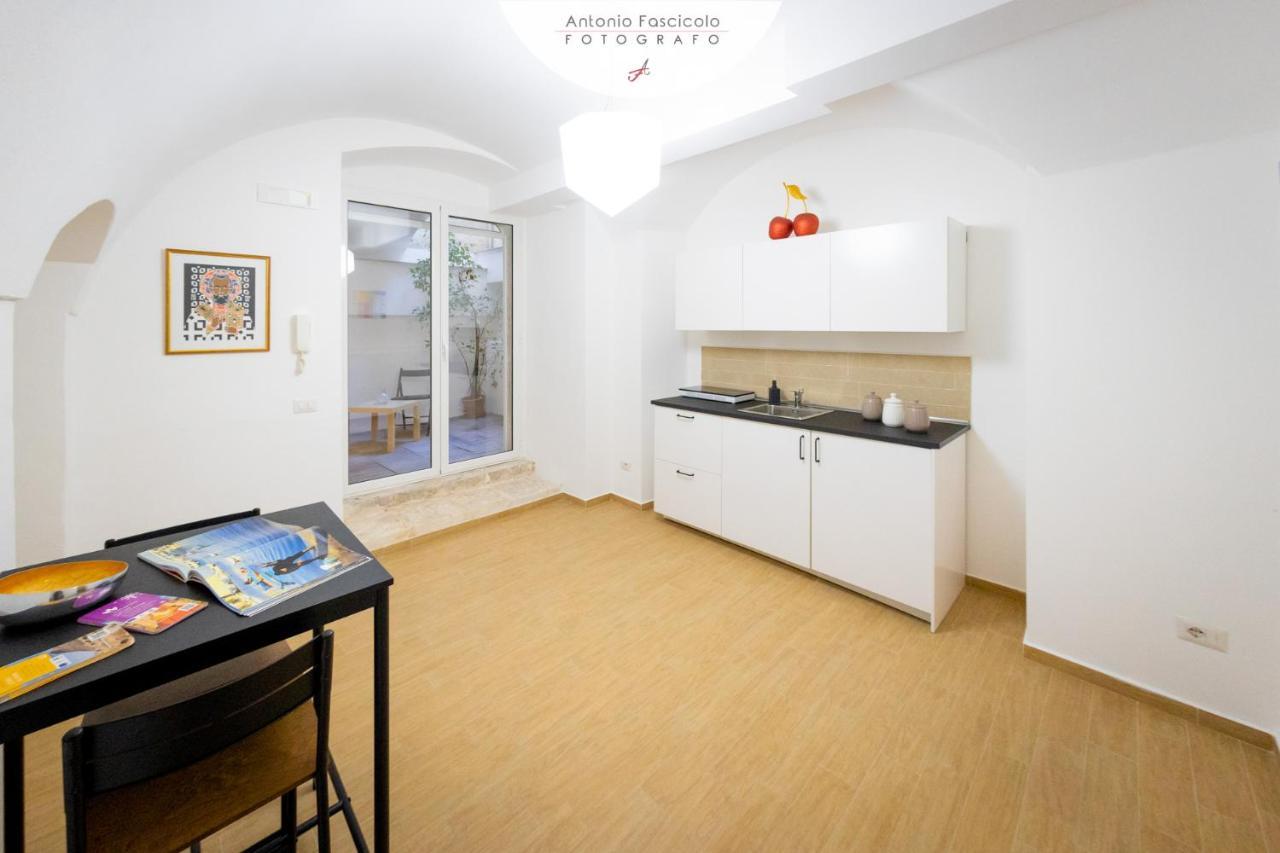 Antica Dimora Lombardi 2 Apartment Bari Luaran gambar